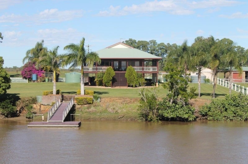 View the picturesque banks and old queenslander homes while having morning tea aboard the Spirit of Hervey Bay.